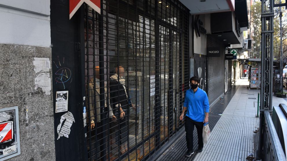 Abrirán los comercios aledaños a avenidas de alta circulación (Jonatan Moreno/Crónica).