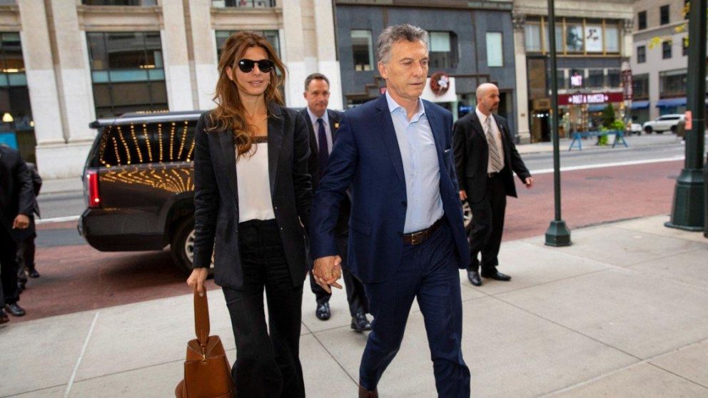 La comunidad argentina en Francia repudió el viaje de Macri a París.