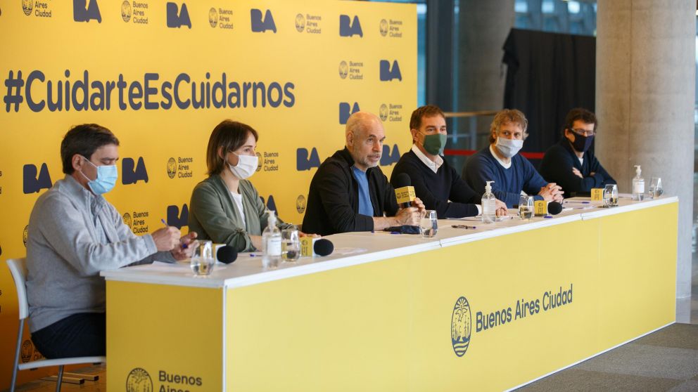 El jefe de Gobierno porteño, Horacio Rodríguez Larreta, en conferencia de prensa, este sábado (Télam).