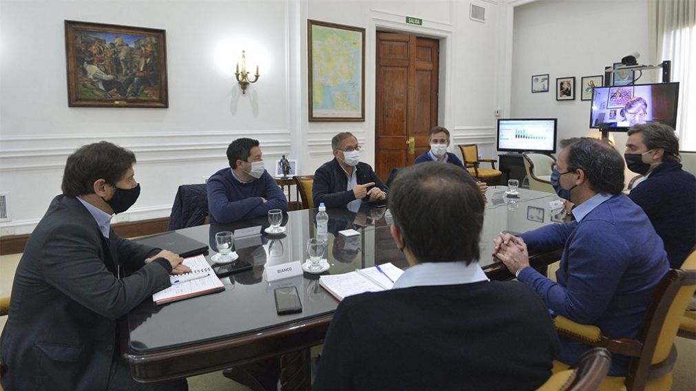 Kicillof acord� con intendentes del AMBA mantener la "cuarentena intermitente".