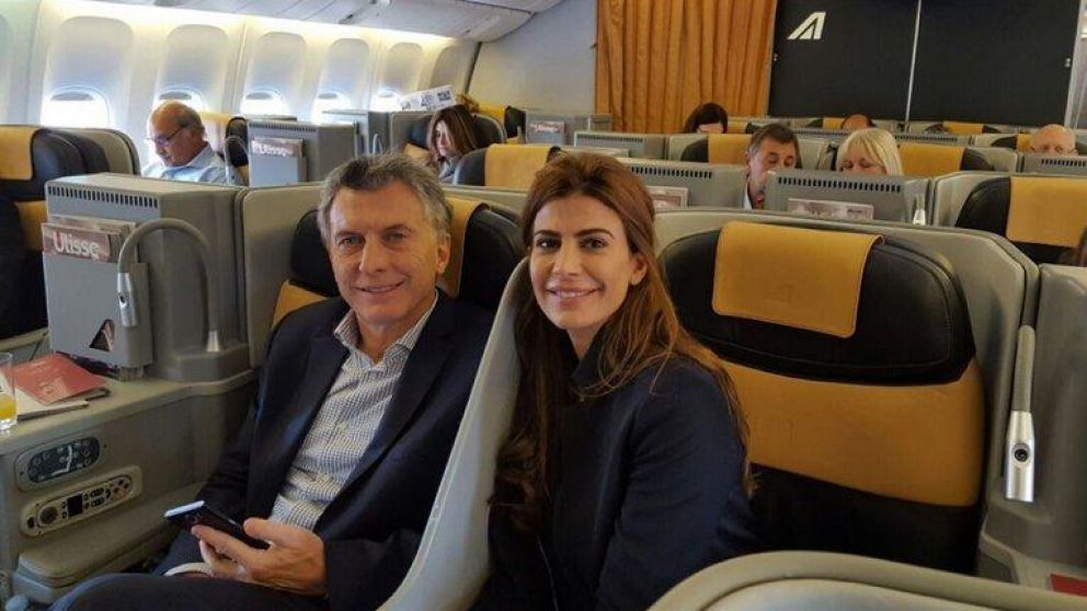 La llegada de su vuelo al aeropuerto Charles De Gaulle, está prevista para el viernes.
