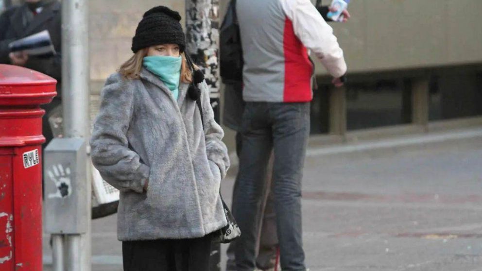El ingreso de aire fr�o marcar� un giro abrupto en el clima y dar� inicio a jornadas con caracter�sticas oto�ales en la ciudad.