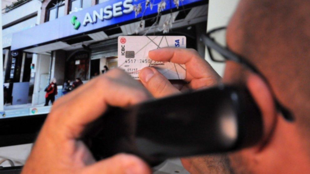 Beneficiarios del IFE denuncian reiterados intentos de estafa.