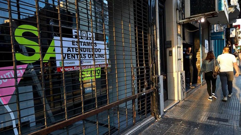 Los comercios no esenciales podrán obtener este beneficio. (Télam)