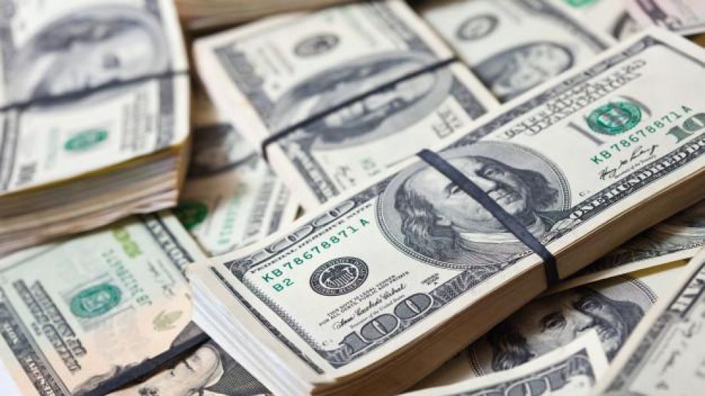 Todos estos dólares para el nuevo millonario.