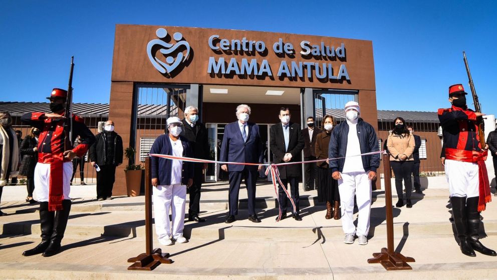 El ministro de Salud Ginés González García, presente en la inauguración del hospital Mama Antula en Santiago del Estero.