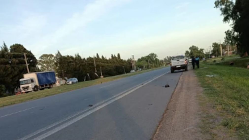 El accidente se registró a la altura de El Peligro. Personal de Aubasa controla que no se utilice la banquina como carril.