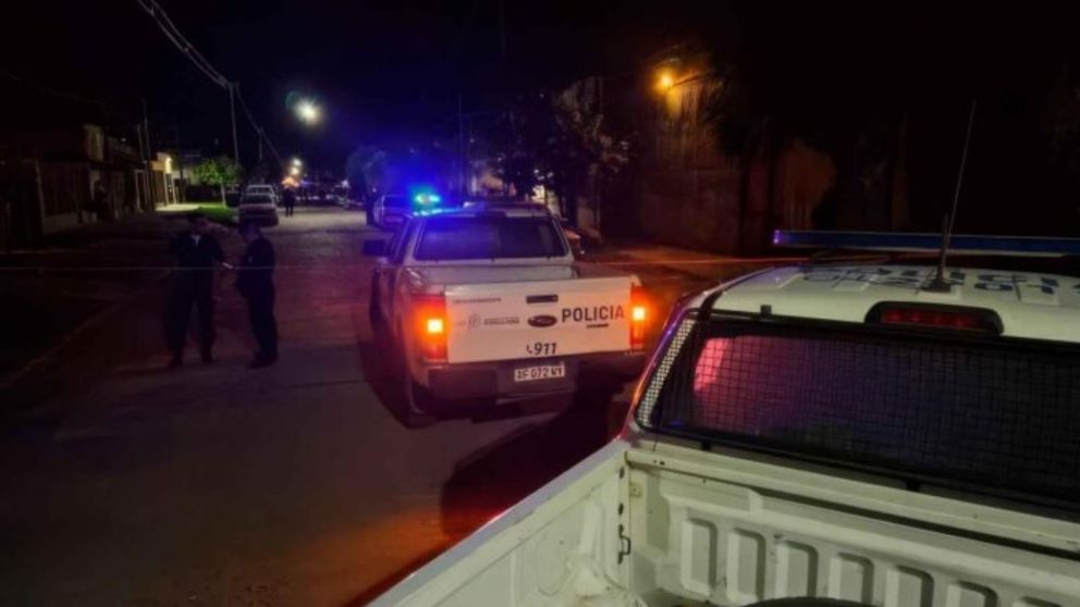 Los efectivos policiales se apersonaron en el escenario de la tragedia. Crédito: DeChivilcoy.com.ar.