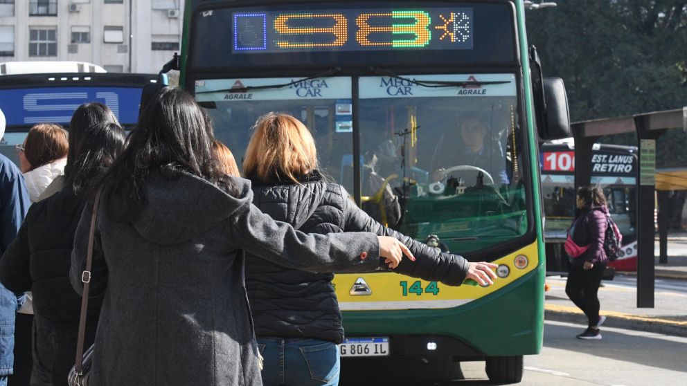 Podría volver a subir el boleto de los colectivos de Buenos Aires.