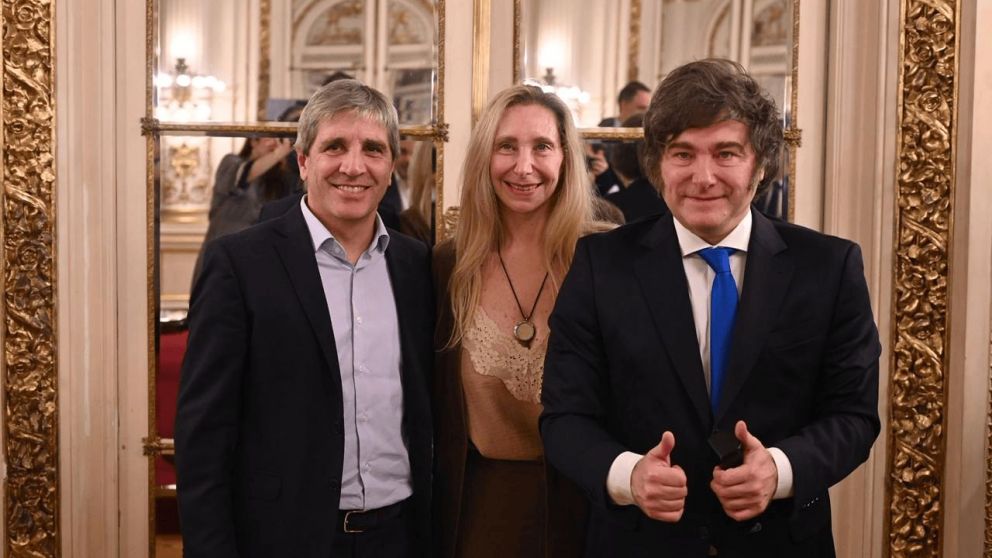 Luis Caputo, Karina Milei y el Presidente Javier Milei reorganizan la gestión