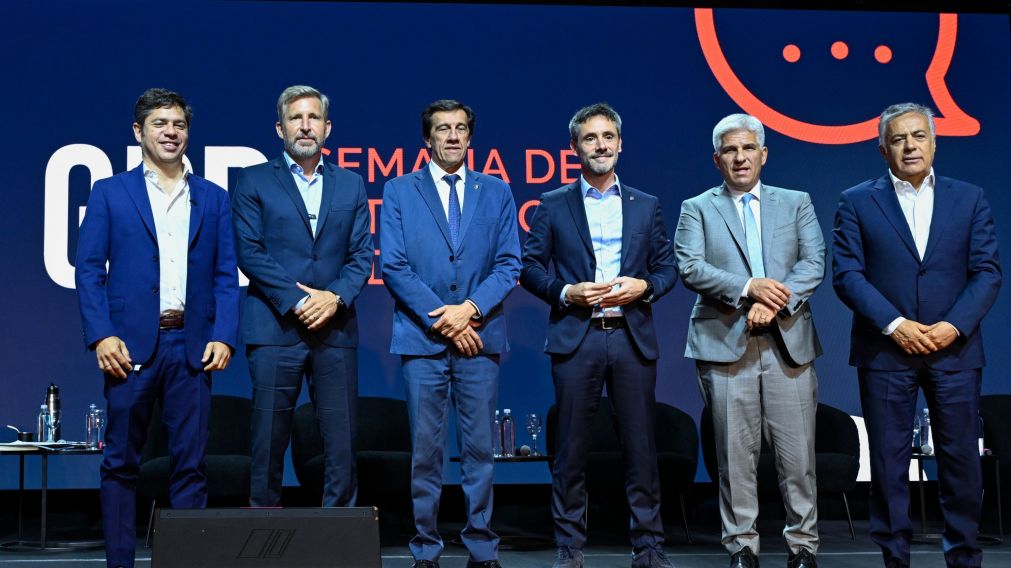 Axel Kicillof participó de un evento en el CFI junto a Rogelio Frigerio, Carlos Sadir, Claudio Poggi y Alfredo Cornejo.
