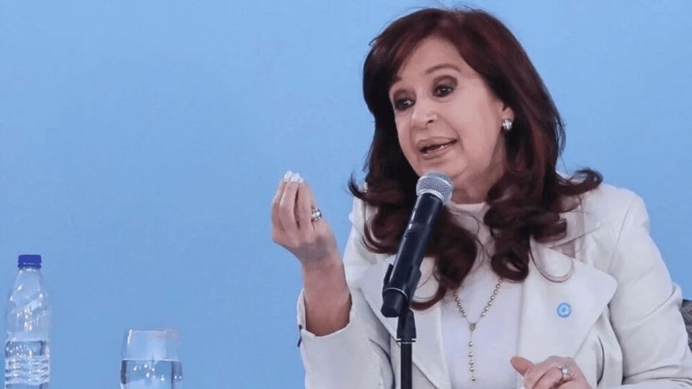Cristina Kirchner volvió a cuestionar la causa Cuadernos de las coimas.