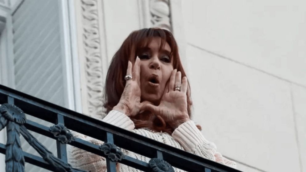 "No es la foto… es la Economía estúp...", Cristina Kirchner y su descargó a las críticas por la reunión en su prisión domiciliaria