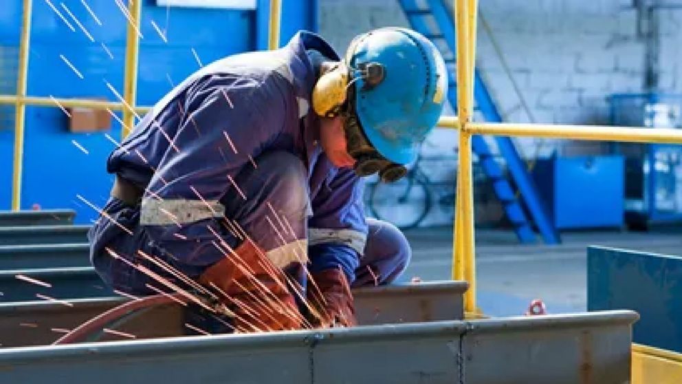 Se perdieron 276.000 puestos de trabajo registrados desde que asumió Javier Milei.