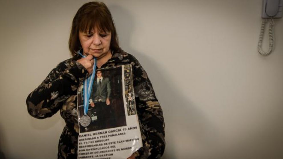 Liliana García, madre de Daniel, de 19 años, asesinado en una interna entre hinchas de El Gallito y El Matador.