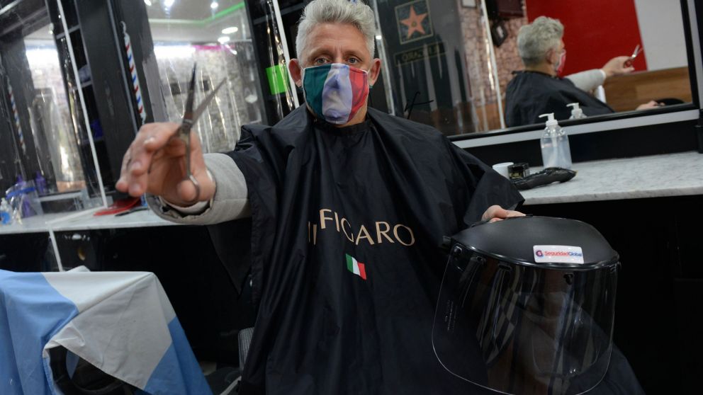 Los peluqueros ya están preparados para abrir (Nahuel Ventura/Crónica).