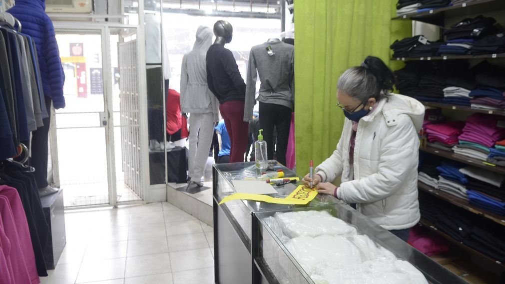 Según dio a conocer FECOBA, los comercios porteños registraron una merma de clientes. (Crónica//Fernando Pérez Re).