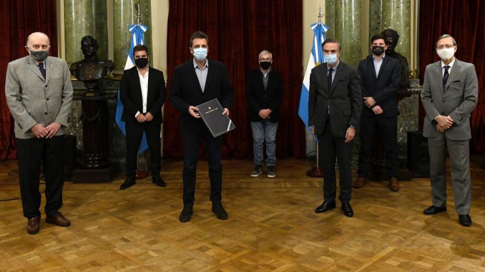 Massa tomó juramento a Pichetto como auditor de la AGN.