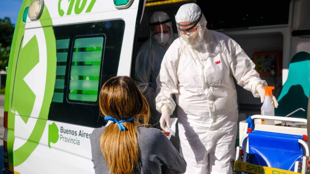En distintas ciudades de Buenos Aires se realizan testeos a personas sospechosas de tener coronavirus (Gentileza @gmontenegro_ok).