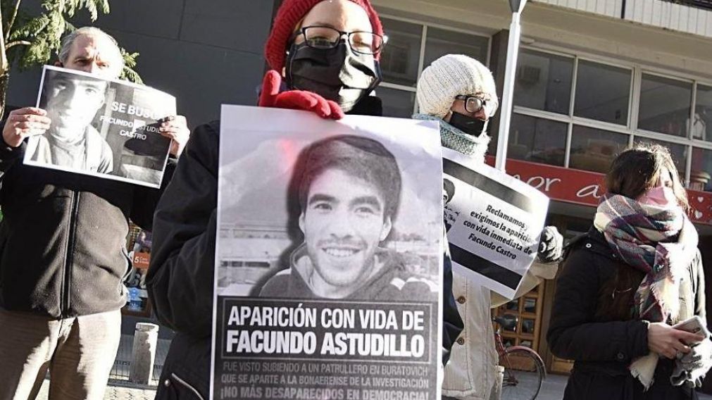 En las últimas horas, Cristina Castro, la madre del joven, se sometió a un hisopado.