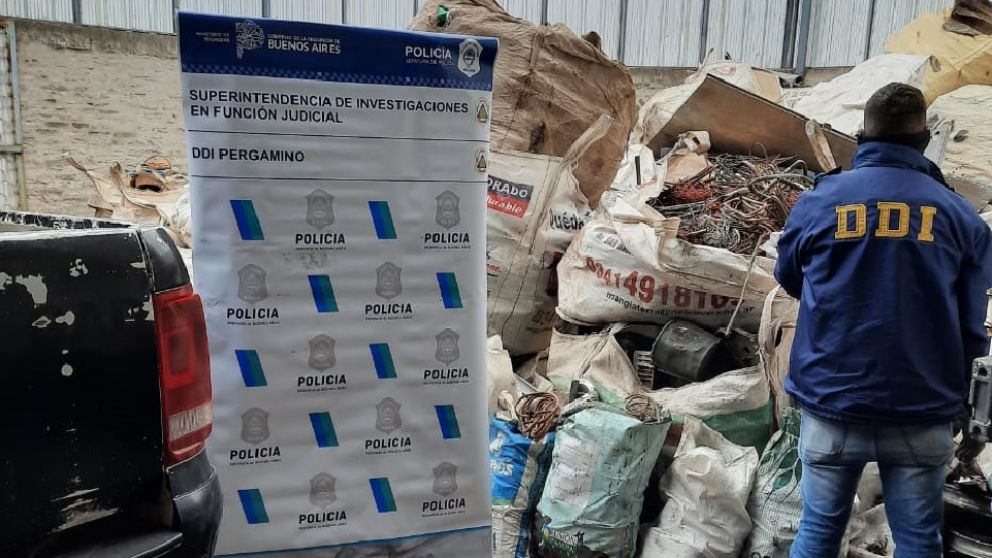 Parte de los cables robados que fueron recuperados por los investigadores policiales.