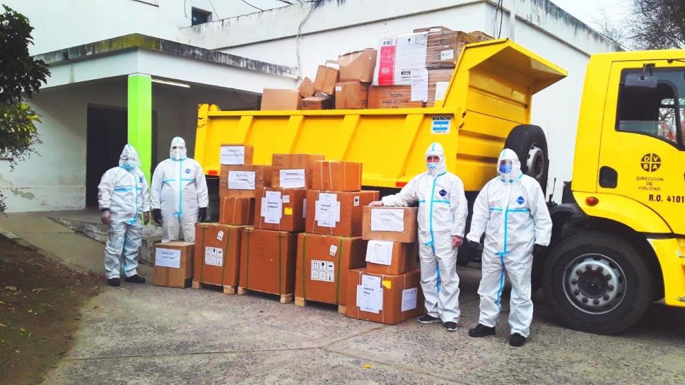 Desde el Gobierno provincial informaron que ya se realizaron más de 600 viajes para distribuir insumos de salud (@MInfraPBA/Twitter).