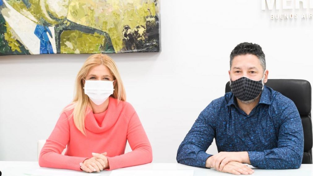 Ver�nica Magario y Gustavo Men�ndez mantuvieron una reuni�n el s�bado en Merlo (@magariovero/Twitter).
