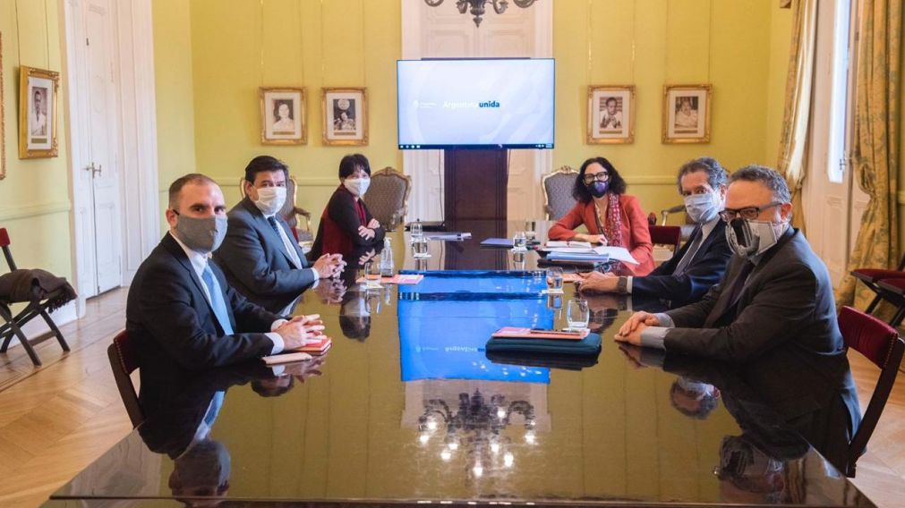 Los funcionarios analizaron la implementación del programa a la Asistencia al Trabajo y la Producción .