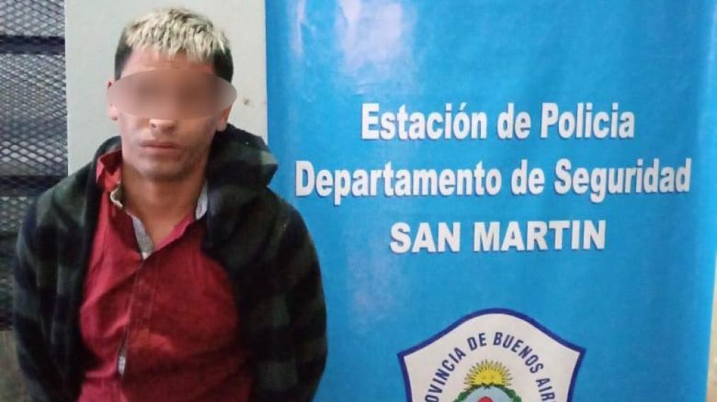 Este es el pervertido que fue capturado por los efectivos policiales luego de violar a la víctima.