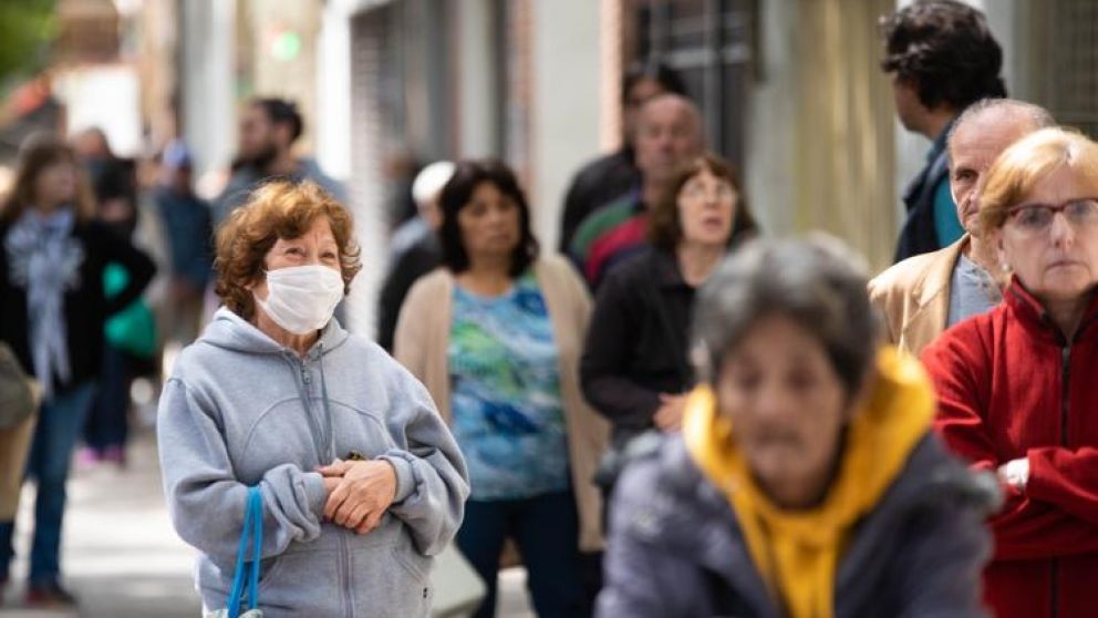 Las personas verán acreditados los beneficios por el número terminación de DNI (Archivo).
