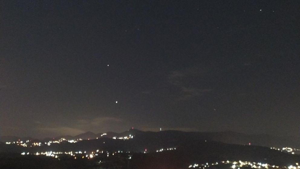 Así se puede ver la alineación de los planetas. (Gentileza: @TheDharevCat)