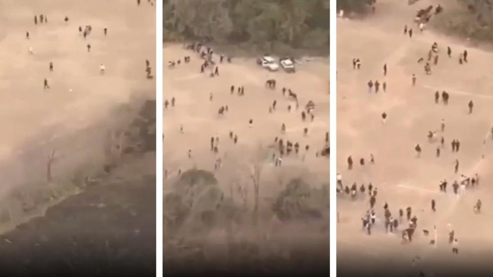 Así dispersaban a los participantes de la carrera de caballos en Córdoba Capital. (Captura video)