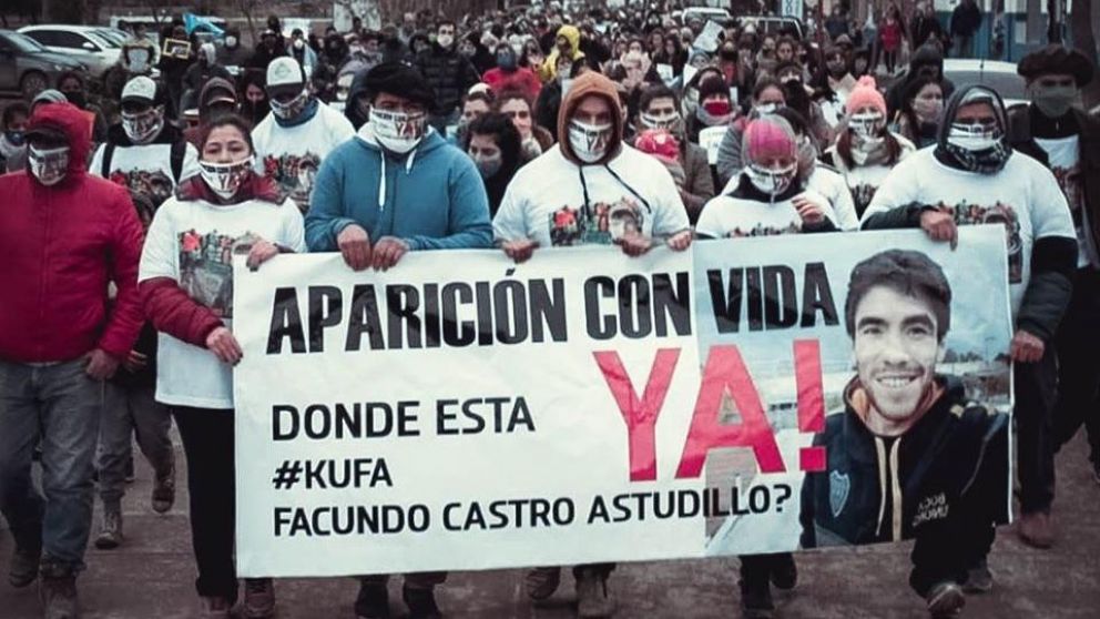 Una marcha para reclamar por la "aparición con vida" de Facundo Astudillo Castro.