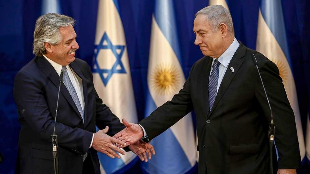 Fernández y Netanyahu, cuando reforzaron el compromiso de Argentina e Israel para esclarecer el atentado (Télam/Archivo).