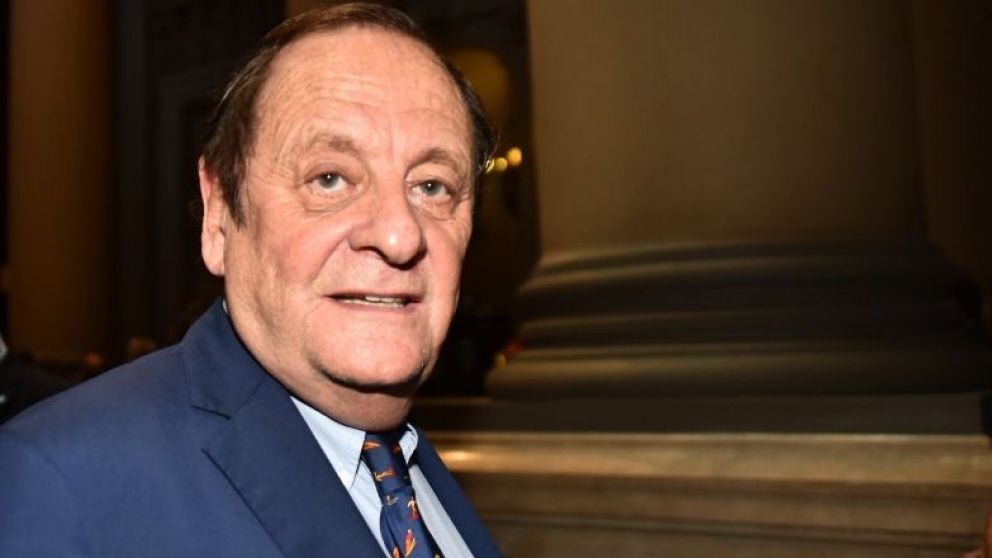 Rodolfo Canicoba Corral present� su renuncia.