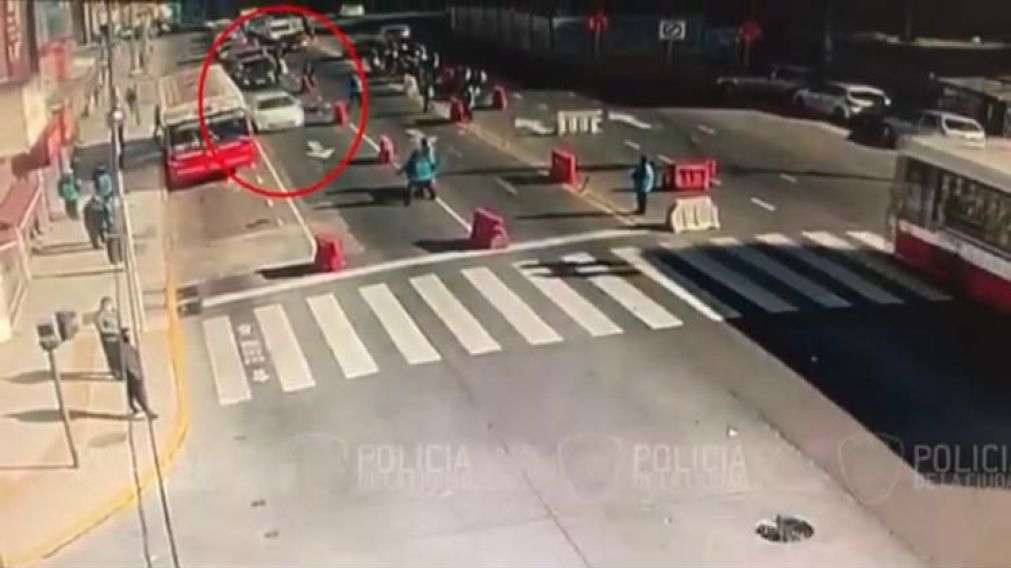 Las imágenes de la cámara de seguridad de la zona (Captura video).