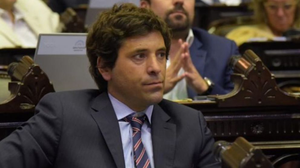 El diputado García de Luca pidió responsabilidad al gobierno en las redes sociales.