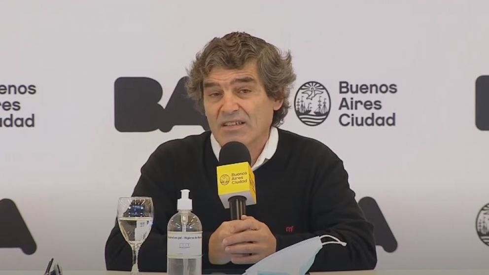 Fernán Quirós, ministro de Salud porteño, durante la conferencia de prensa de este miércoles (Captura de pantalla).