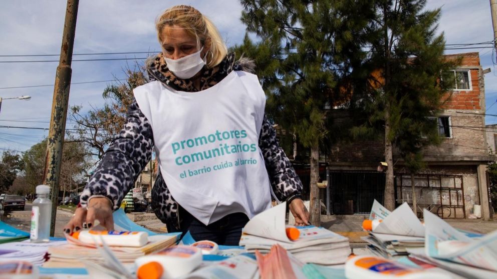 Según dio a conocer el Ministerio de Salud bonaerense, el 58,4 % de los casos corresponde a contagios comunitarios (Twitter/@SantiCafiero).