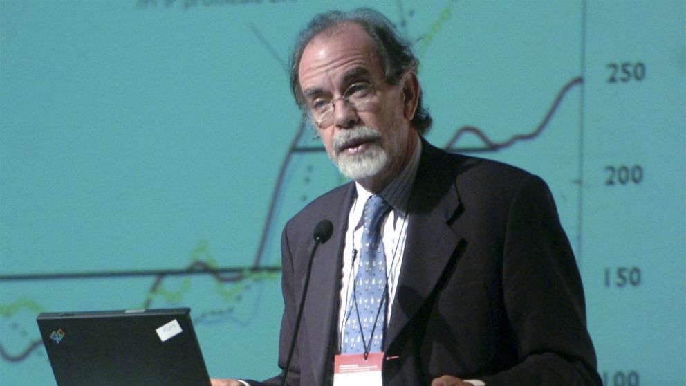 Javier Gonz�lez Fraga, ex titular del Banco Naci�n, y uno de los funcionarios investigados por el fiscal Pollicita (T�lam/Archivo).