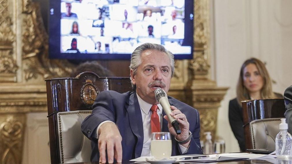 El jefe de Estado encabezará el contacto con los 19 jefes comunales desde la quinta de Olivos.