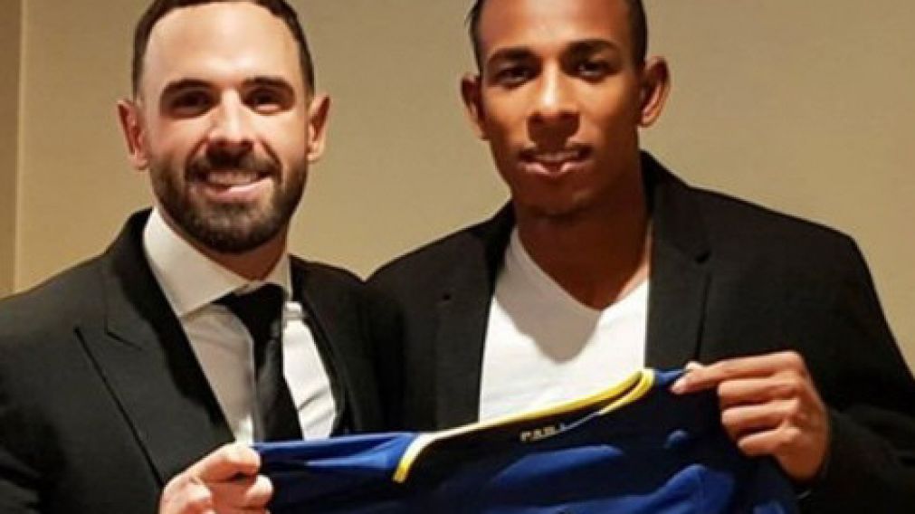 Capuozzo festejando con Villa su pase a Boca Juniors.