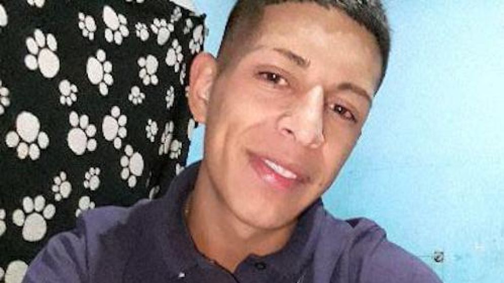 El joven que fue asesinado a balazos por el policía.