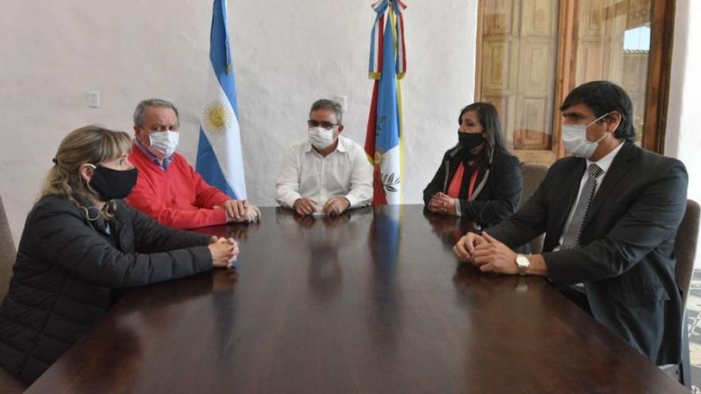 Catamarca vuelve a fase 1 de aislamiento al detectarse 4 casos sospechosos de coronavirus.