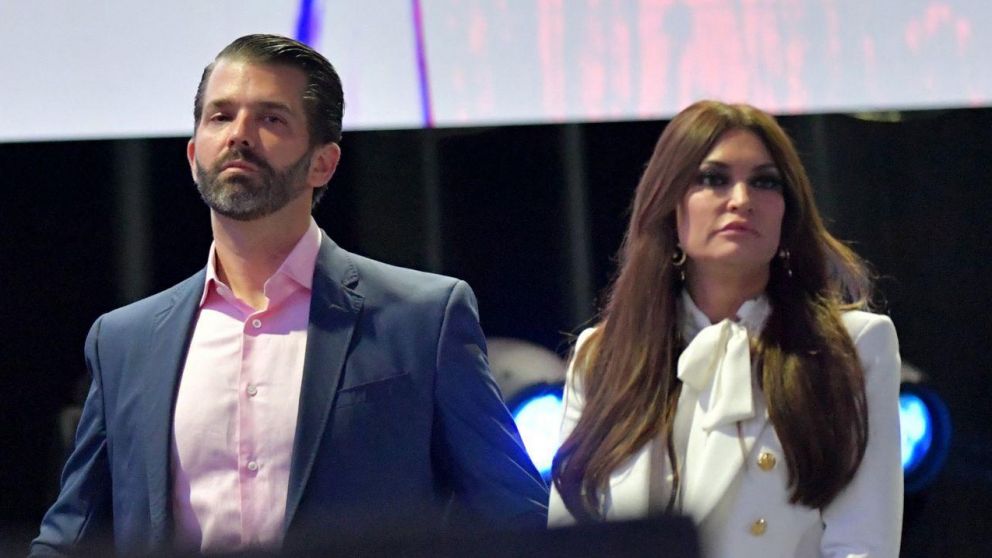 Tanto Kimberly Guilfoyle como el hijo del presidente, Donald Trump Jr, quien dio negativo, se aislaron.