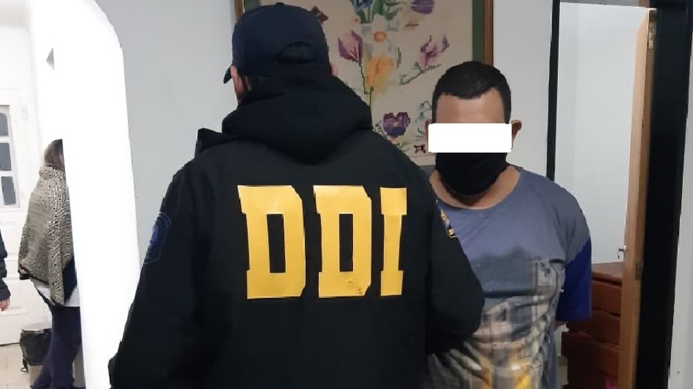 Este es el marginal que fue capturado por los policías en la localidad bonaerense de Parque San Martín.