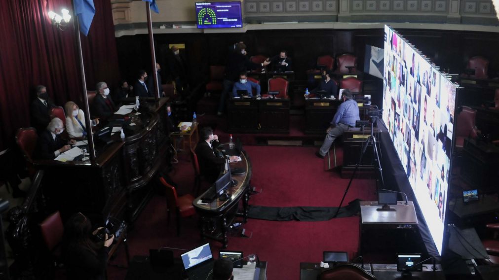La Plata: nueva sesión de Senadores (Télam).