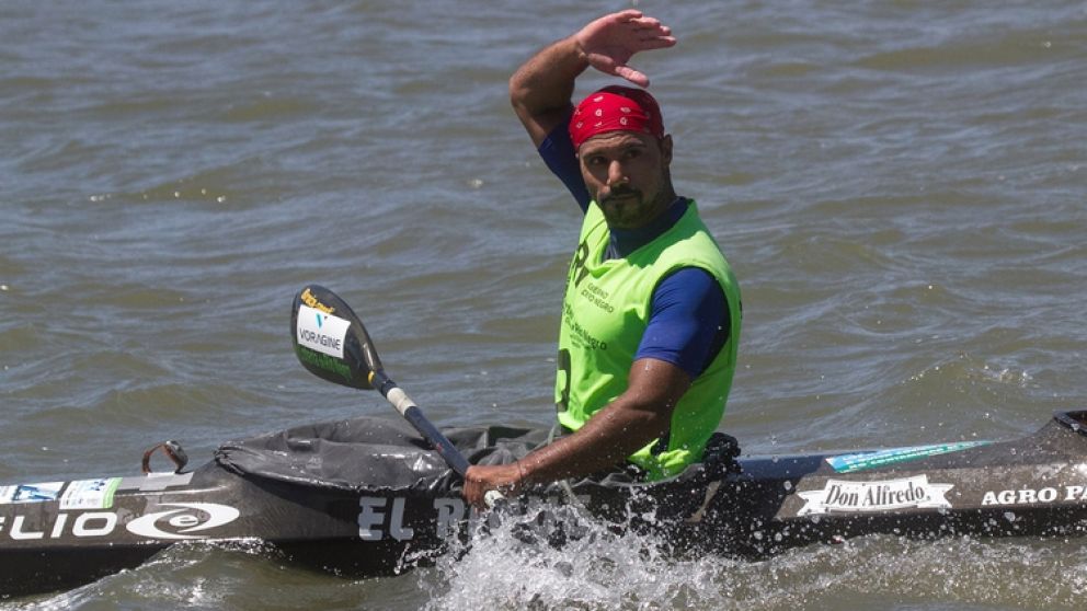Néstor Pinta en la Regata del Río Negro de 2019.