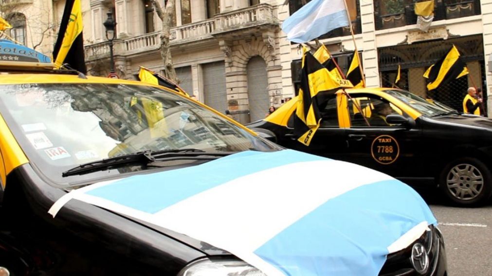 La Mesa de Unidad Taxista se manifest� en estado de "alerta y movilizaci�n". 