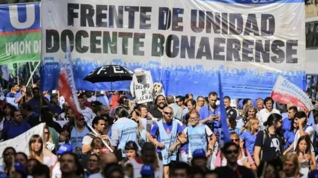 Para los maestros, todo volvió a "foja cero" (Twitter).